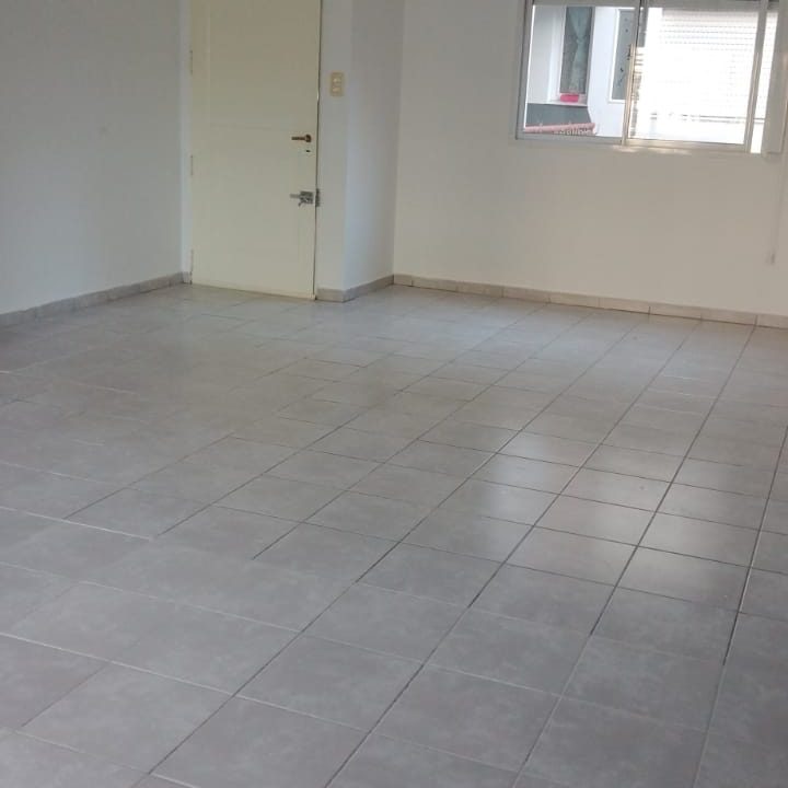 YRIGOYEN 1246 PISO 1 DEPTO 3 (6)