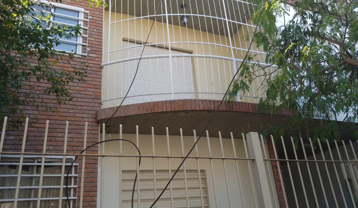 YRIGOYEN 1246 PISO 1 DEPTO 3 (9)