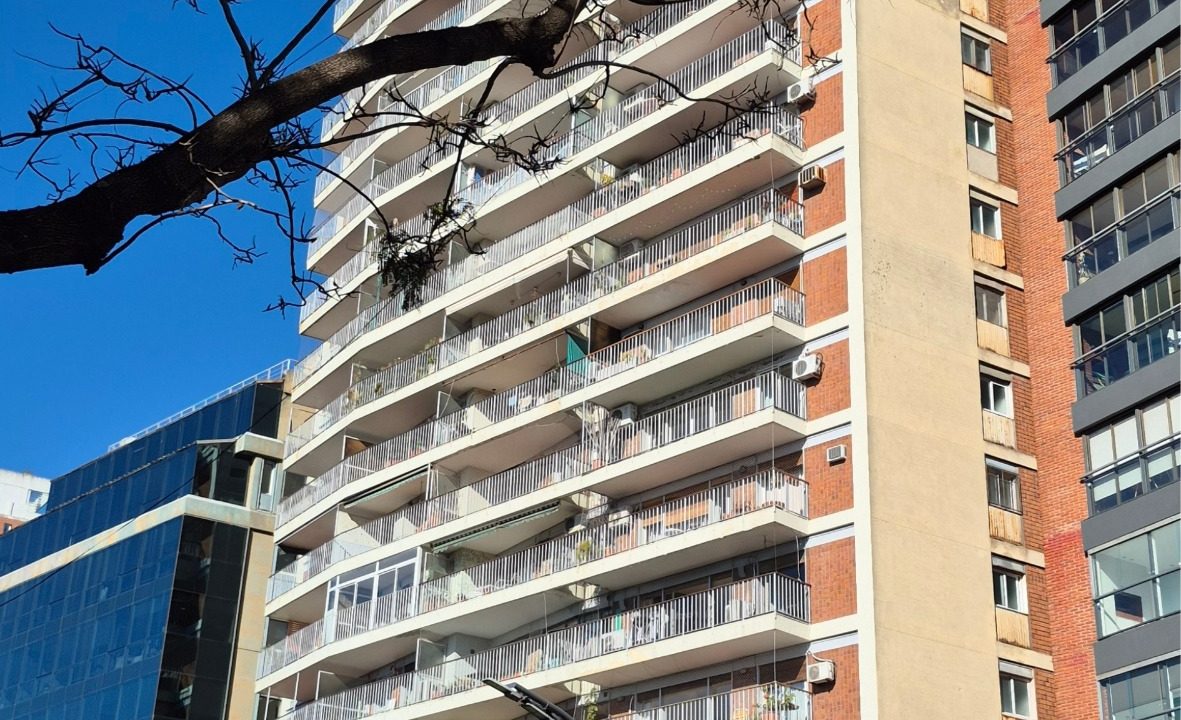 LIBERTADOR 7680 PISO 13-1