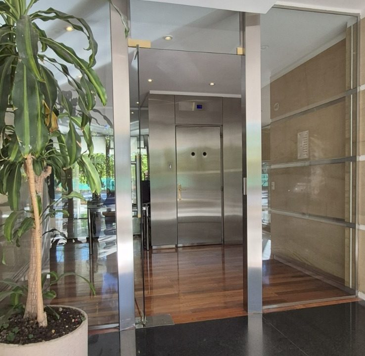 LIBERTADOR 7680 PISO 13-3