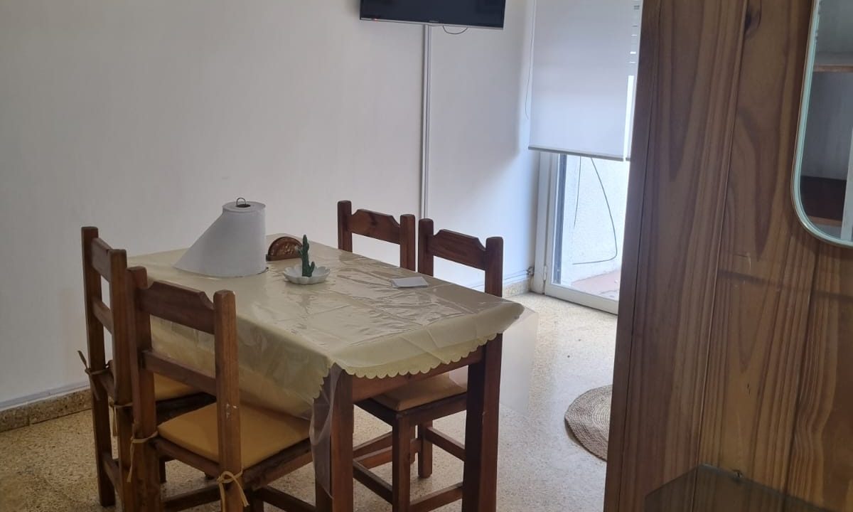 Moreno 45 torre C piso 1 depto. 5- 4