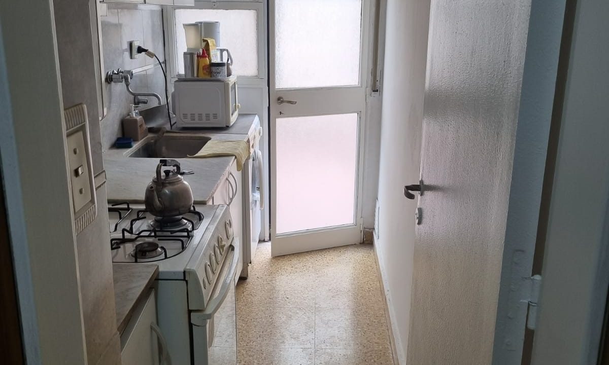 Moreno 45 torre C piso 1 depto. 5- 6