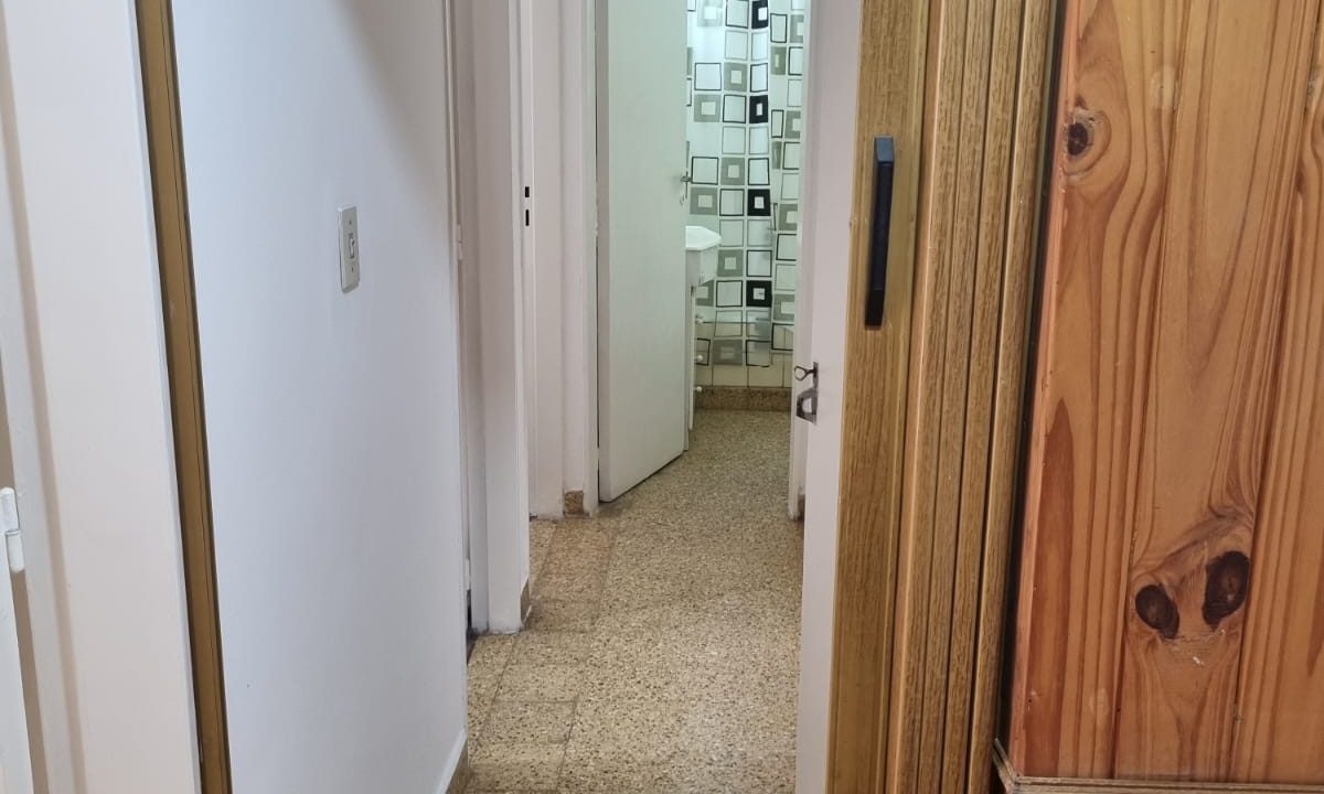 Moreno 45 torre C piso 1 depto. 5- 7