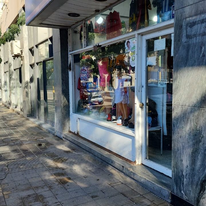 LOCAL LAS HERAS 124-1