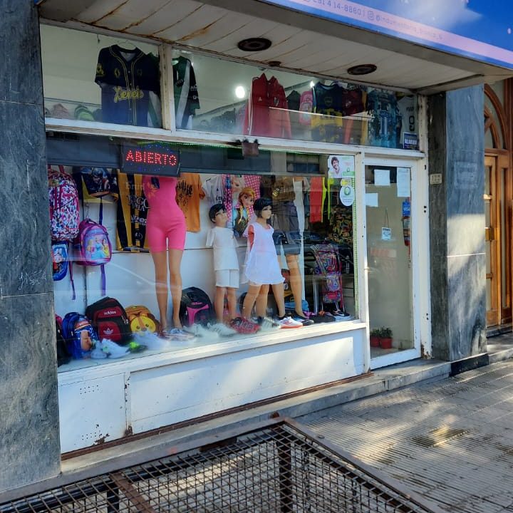 LOCAL LAS HERAS 124-2