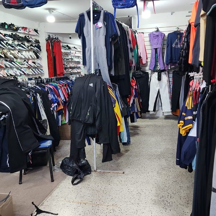 LOCAL LAS HERAS 124-4