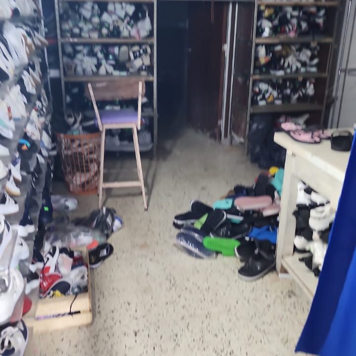 LOCAL LAS HERAS 124-6