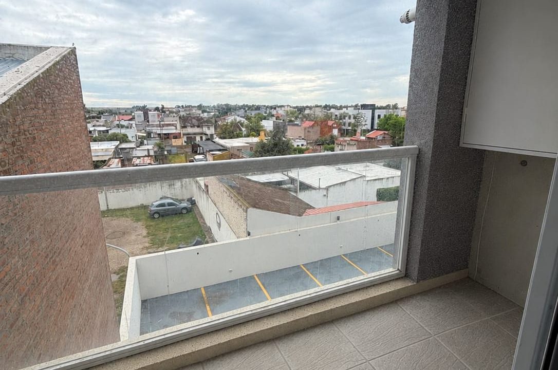 ALEM 2351 PISO 2 DEPTO 17 -11